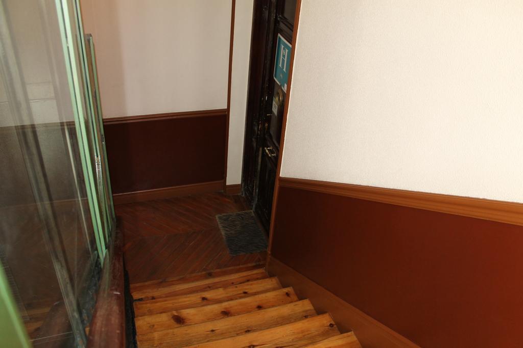 Hostal Graciela Madrid Esterno foto