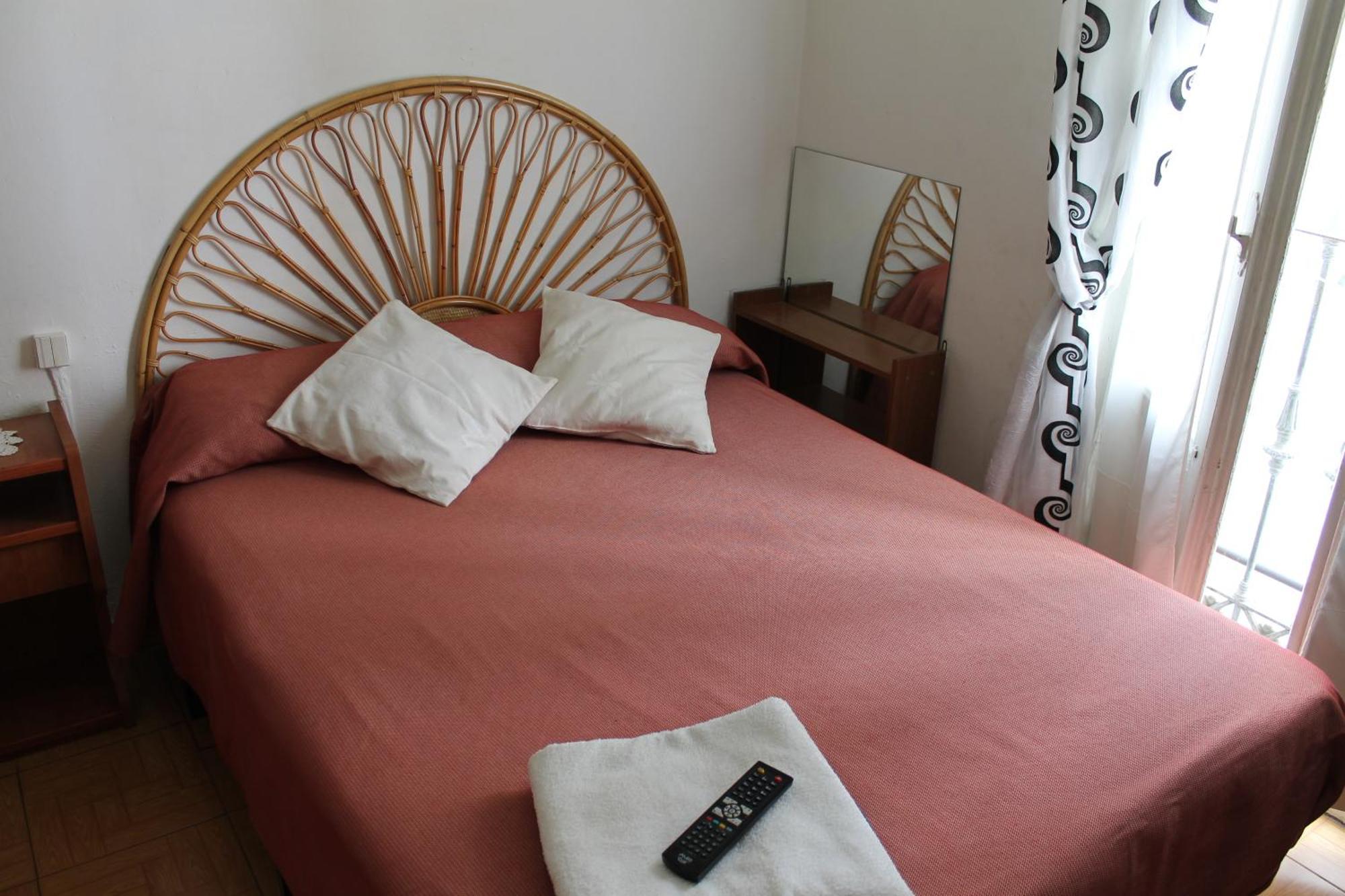 Hostal Graciela Madrid Esterno foto