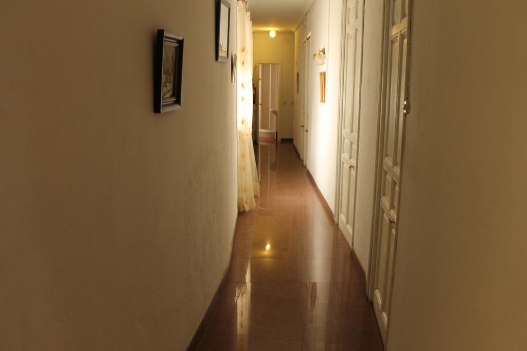 Hostal Graciela Madrid Esterno foto